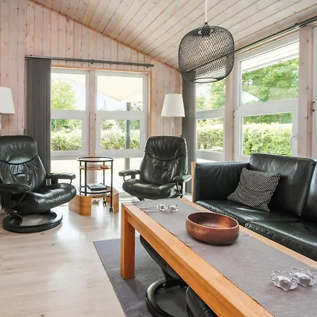 Дом отдыха 2 Bedroom Lovely In