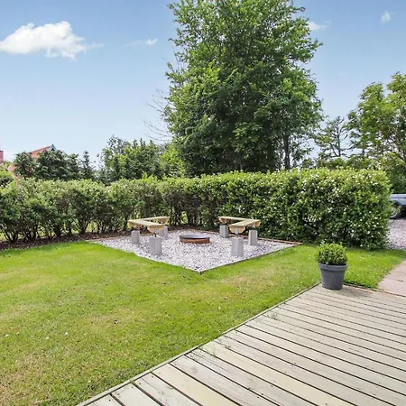 بيت للعطل 2 Bedroom Lovely In *