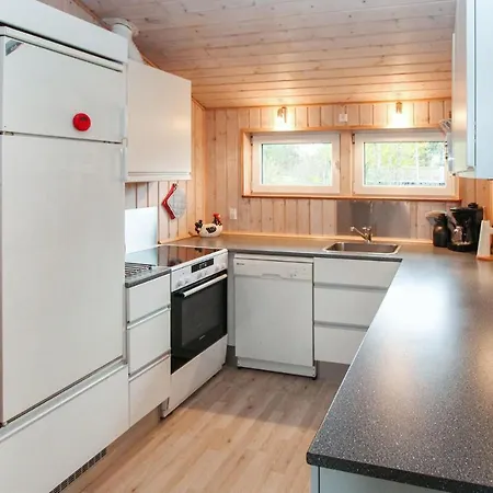 2 Bedroom Lovely In